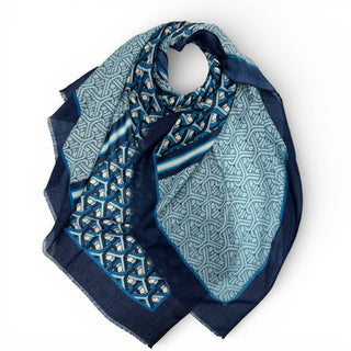 Geometric Chain Print Lightweight Scarf